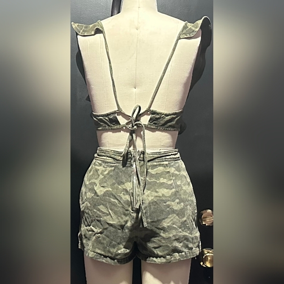 2 Rompers - Picture 4 of 4